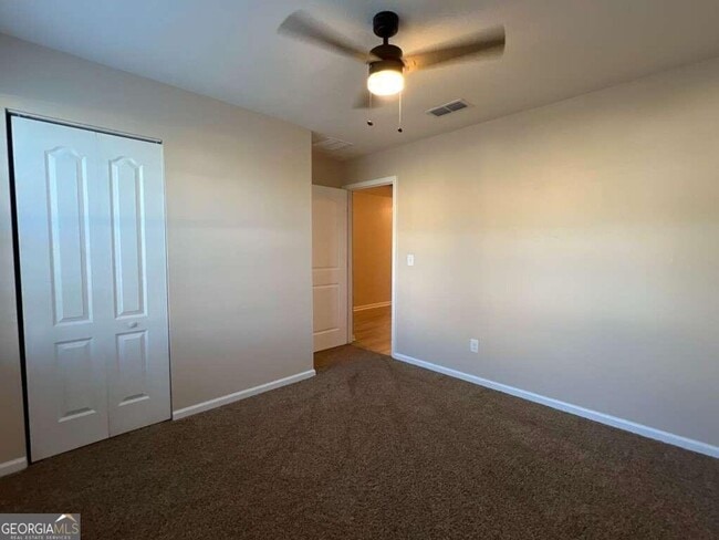 Building Photo - Act Fast on this Beautiful 4BR/2BA in Waters Edge