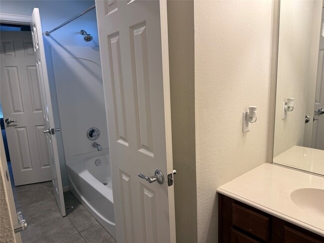 Building Photo - 2828 Cedar Ridge Ln