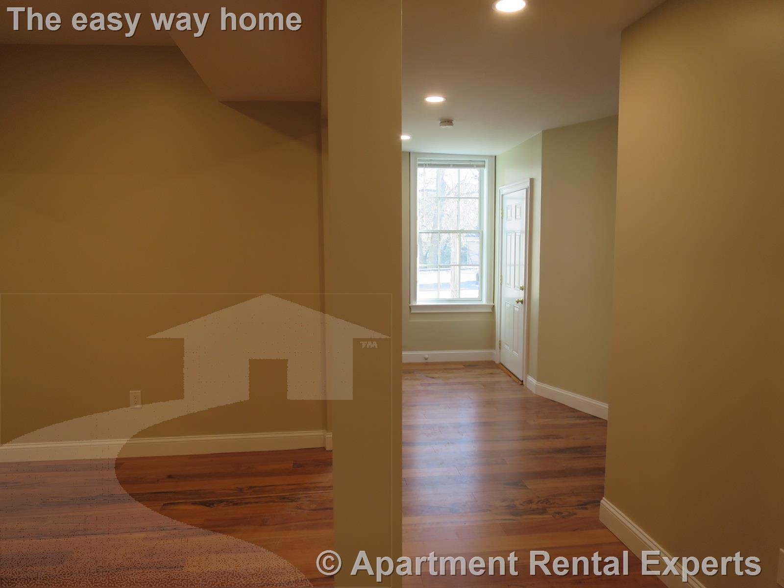 Building Photo - 136 Inman St