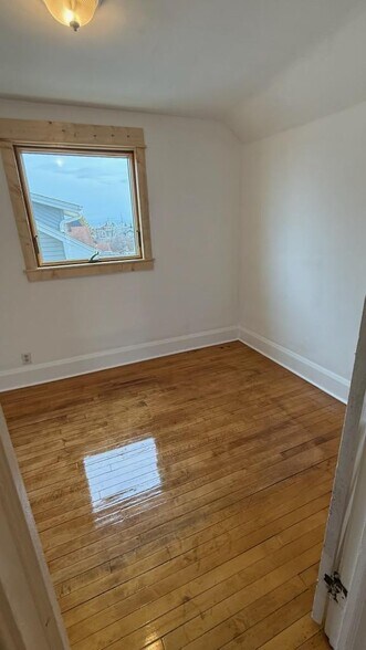 Building Photo - 1922 Grange Ave