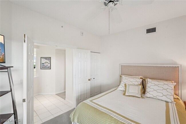 Building Photo - 260 Barefoot Beach Blvd