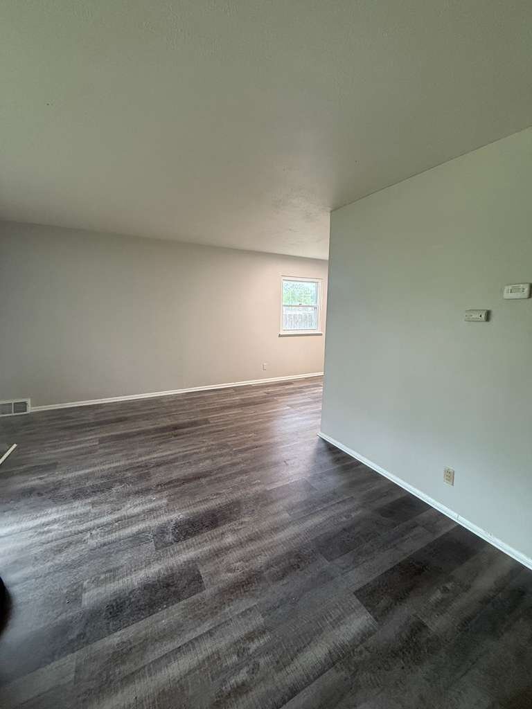 Building Photo - 27190 Zeman Ave