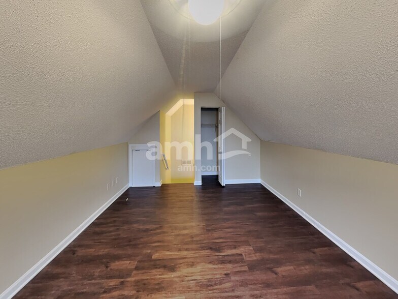 Building Photo - 4604 Young Deer Dr