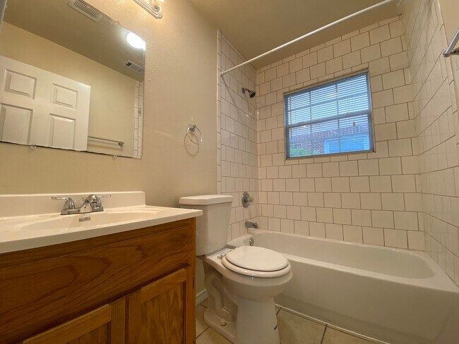 Building Photo - COMING SOON 3 BEDROOM 2 BATH HOME IN TCU AREA