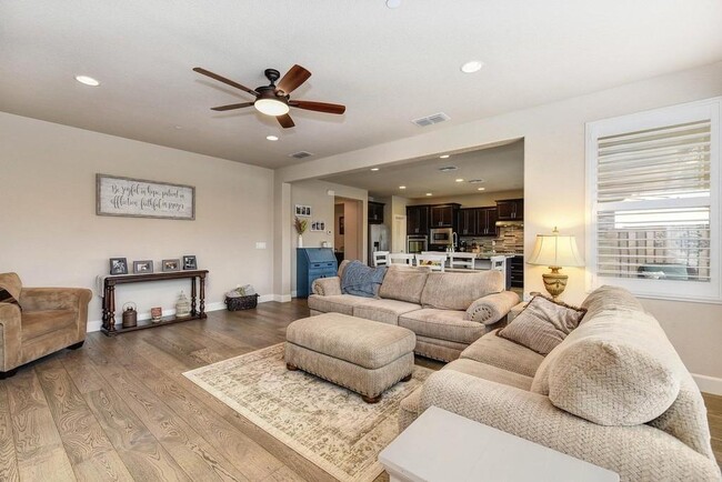 Building Photo - 5019 Verona Dr