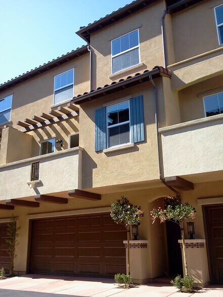 Building Photo - 2180 Cosmo Way
