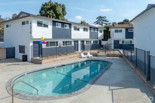 Pool area - 422-36 Front Street