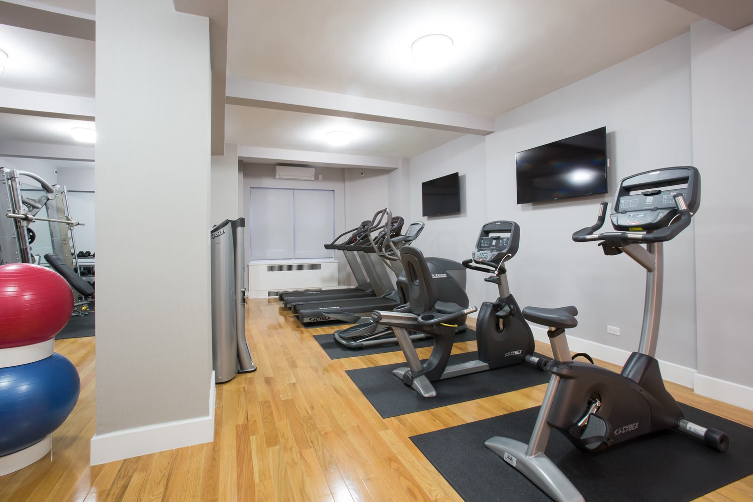 Building Photo - 20 Park Ave