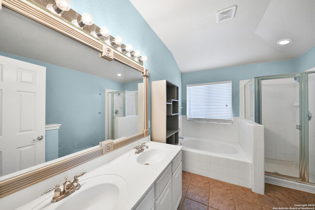 Building Photo - 4707 Shavano Ct