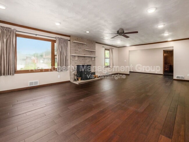 Building Photo - 2517 Minerva Lake Rd