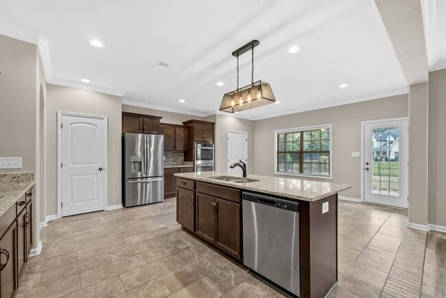 Building Photo - Pet Friendly Four Bedroom with Bonus!