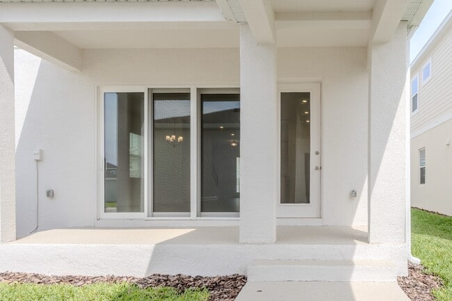 Building Photo - 16705 Victoria Grv Aly