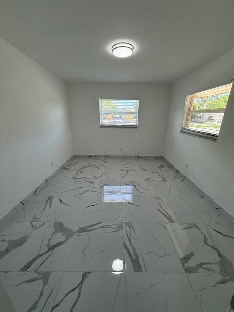 Building Photo - 5962