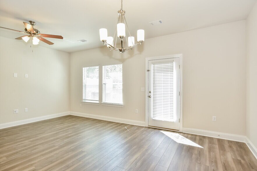 Building Photo - 1620 Denali Dr
