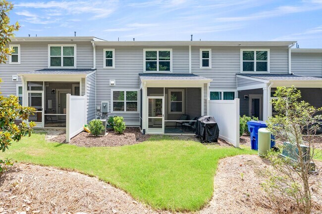 Building Photo - Furnished Pittsboro Rental Long or Mid Term Rental (60 Day minimum)