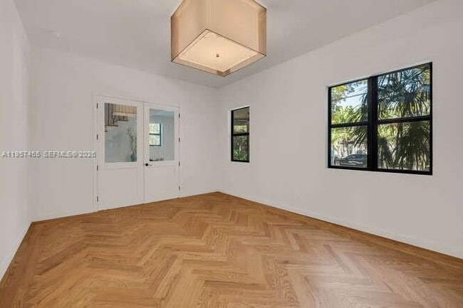 Building Photo - 2330 Overbrook St