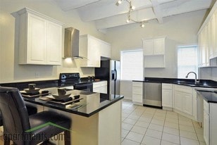 Interior Photo - Gallery 3450