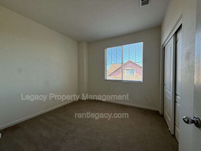 Building Photo - 1552 Bailey Dr