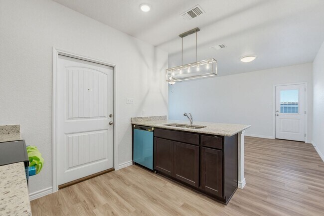 Building Photo - 505 Adley Ave