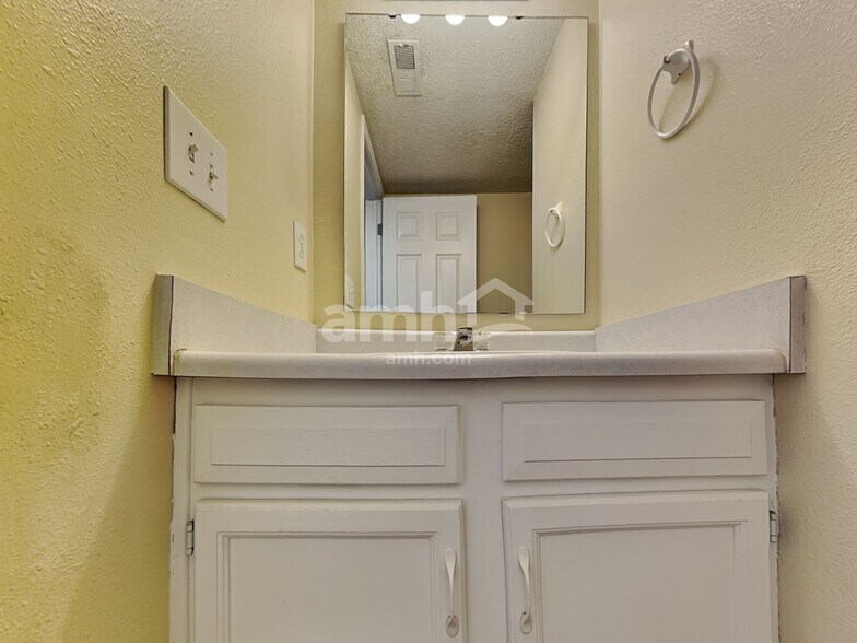 Building Photo - 11988 Cat Tail Ct