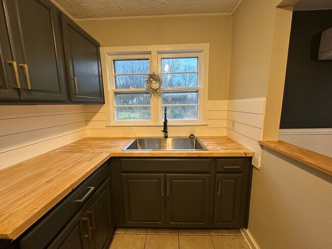 Building Photo - One Level Ranch In Rustburg