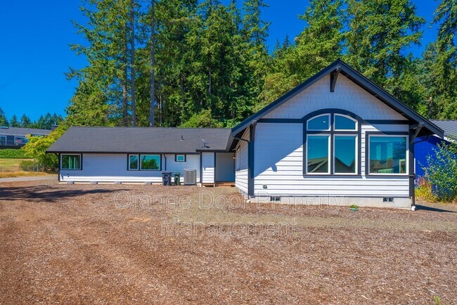 Building Photo - 7009 Stanich Ave