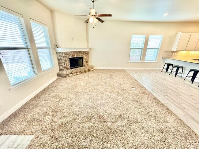 Building Photo - 13801 Avenue W