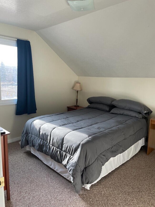 Building Photo - 113 Wyoming State Hwy 233