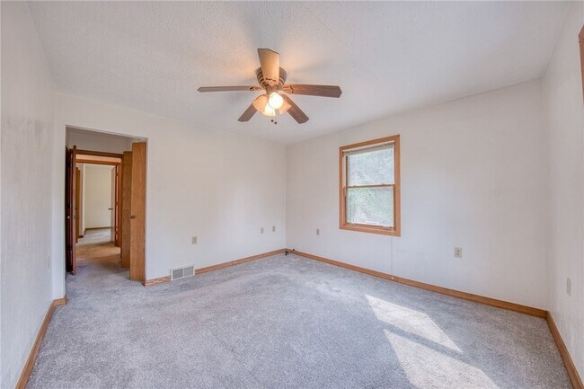 Building Photo - 4465 Mt Troy Rd Ext