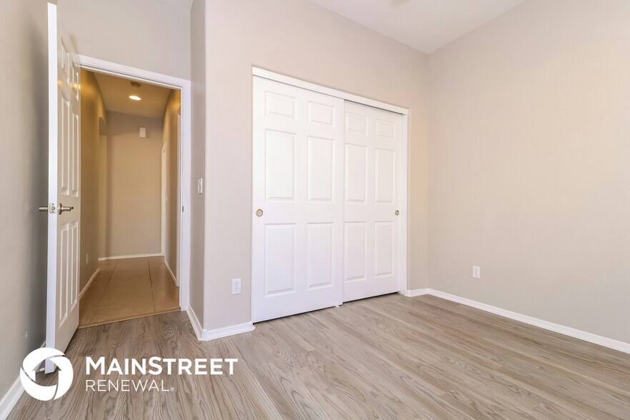 Building Photo - 10760 W Overlin Ln