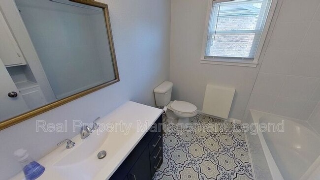 Building Photo - 1107 S Maxey St