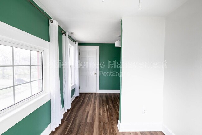 Building Photo - 2901 N Talbott St