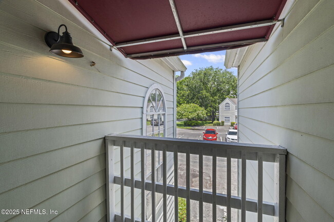 Building Photo - 2300 Twelve Oaks Dr
