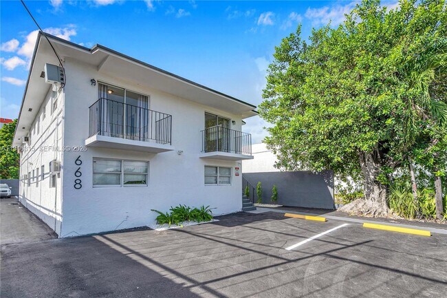 Building Photo - 668 NW 31st St