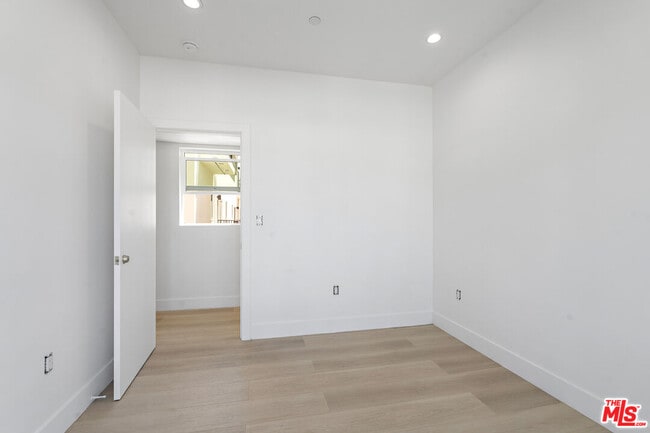 Building Photo - 10963 Calvert St