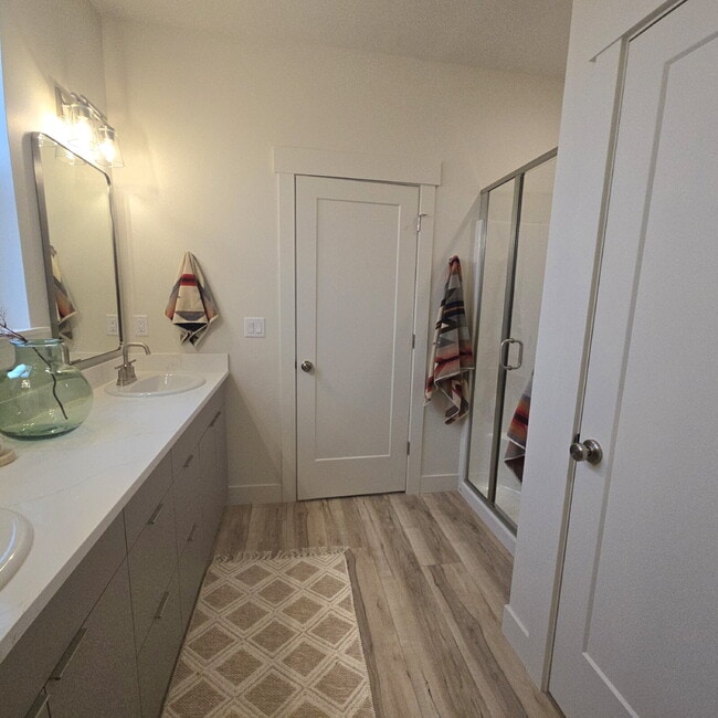 Building Photo - Beautiful, bright and brand NEW!