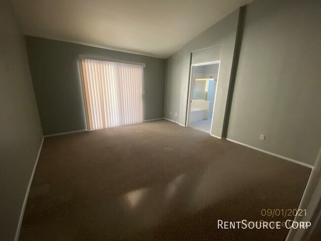 Building Photo - 4 Bedroom ~ 2 Bath Home for Rent in Palmdale