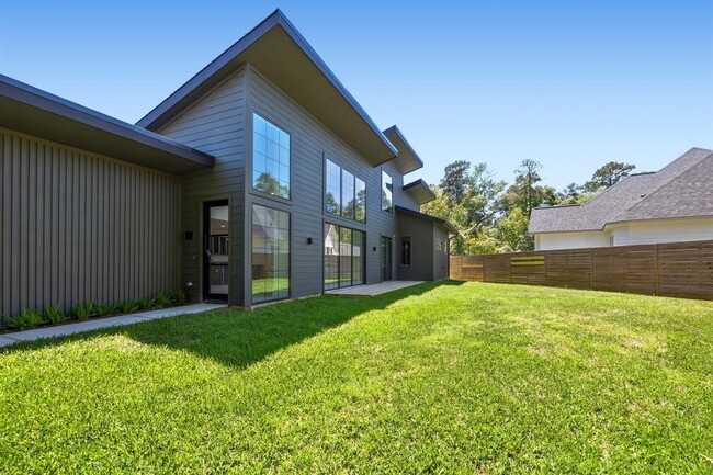 Building Photo - 10941 Bluebird Pl