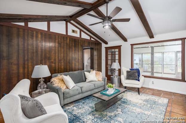 Building Photo - 1015 Cerro Alto Dr