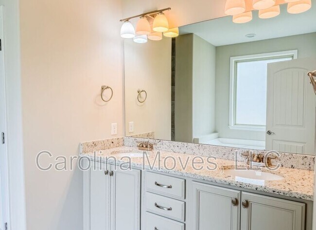Building Photo - 3 Rocky Meadow Ct