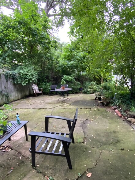 Patio Area - 1141 Lakeland Ave