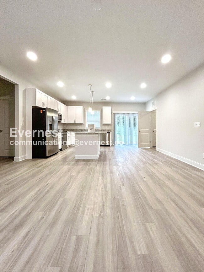 Building Photo - 1410 Austin St