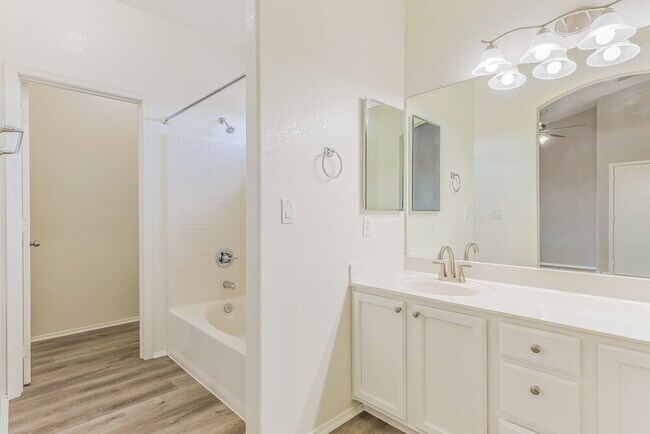 Building Photo - 326 N 103rd Pl