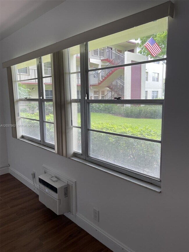 Building Photo - 151 SW 135th Terrace