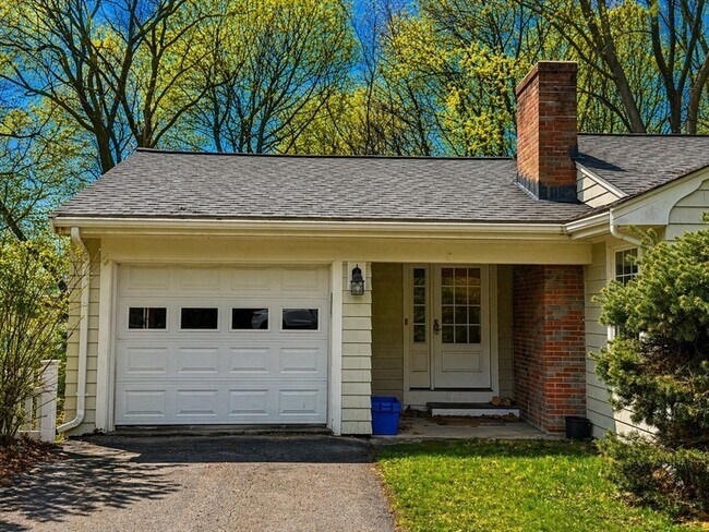 Building Photo - 80 Adams St