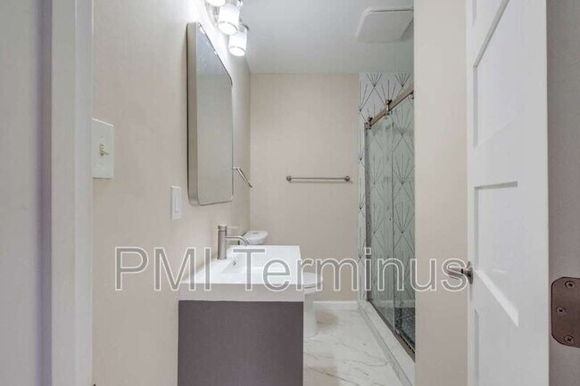 Building Photo - 3442 Longleaf Dr