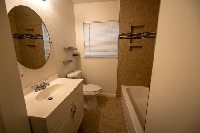 Building Photo - 1727 S Park