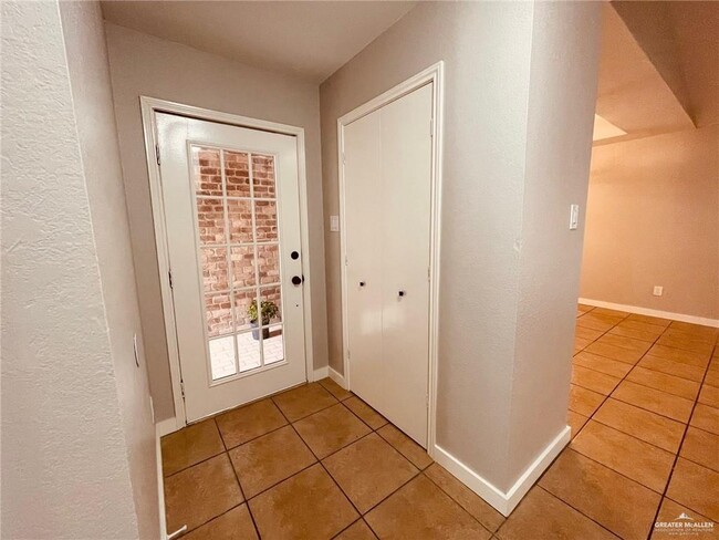 Building Photo - 21 Bluebird Ave