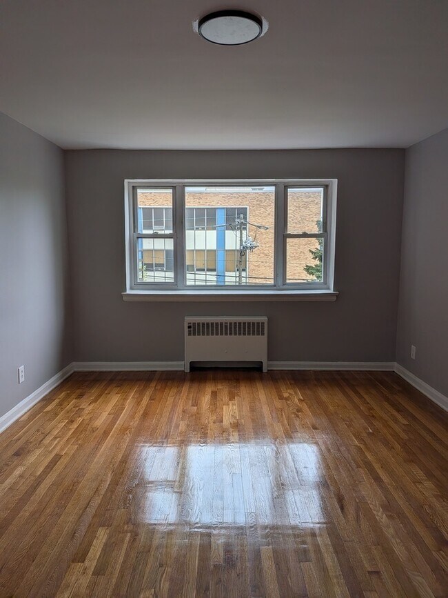 Building Photo - 1280 Clinton Ave