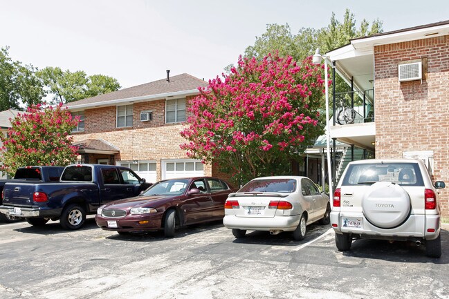 Building Photo - 319 E Edwards St